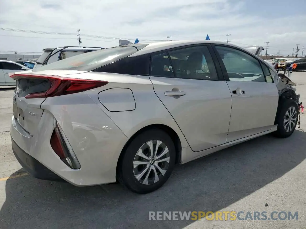 3 Фотография поврежденного автомобиля JTDKARFP6L3162913 TOYOTA PRIUS 2020