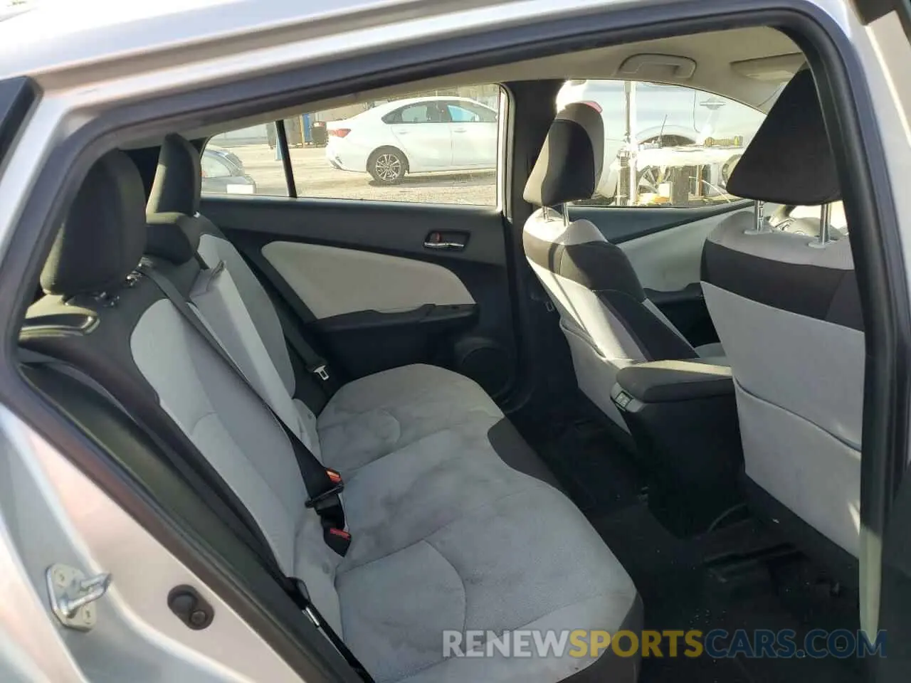 10 Фотография поврежденного автомобиля JTDKARFU0L3109887 TOYOTA PRIUS 2020