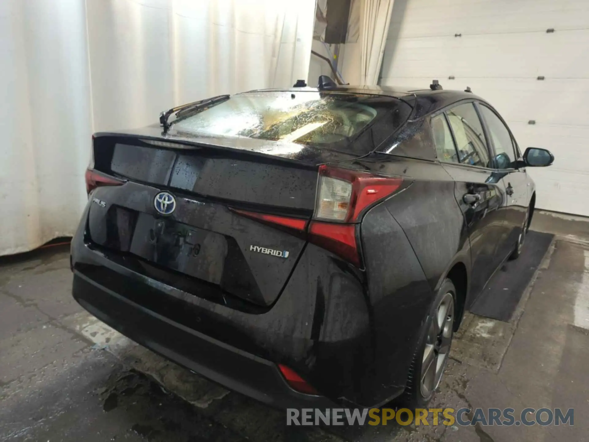 33 Фотография поврежденного автомобиля JTDKARFU0L3115558 TOYOTA PRIUS 2020
