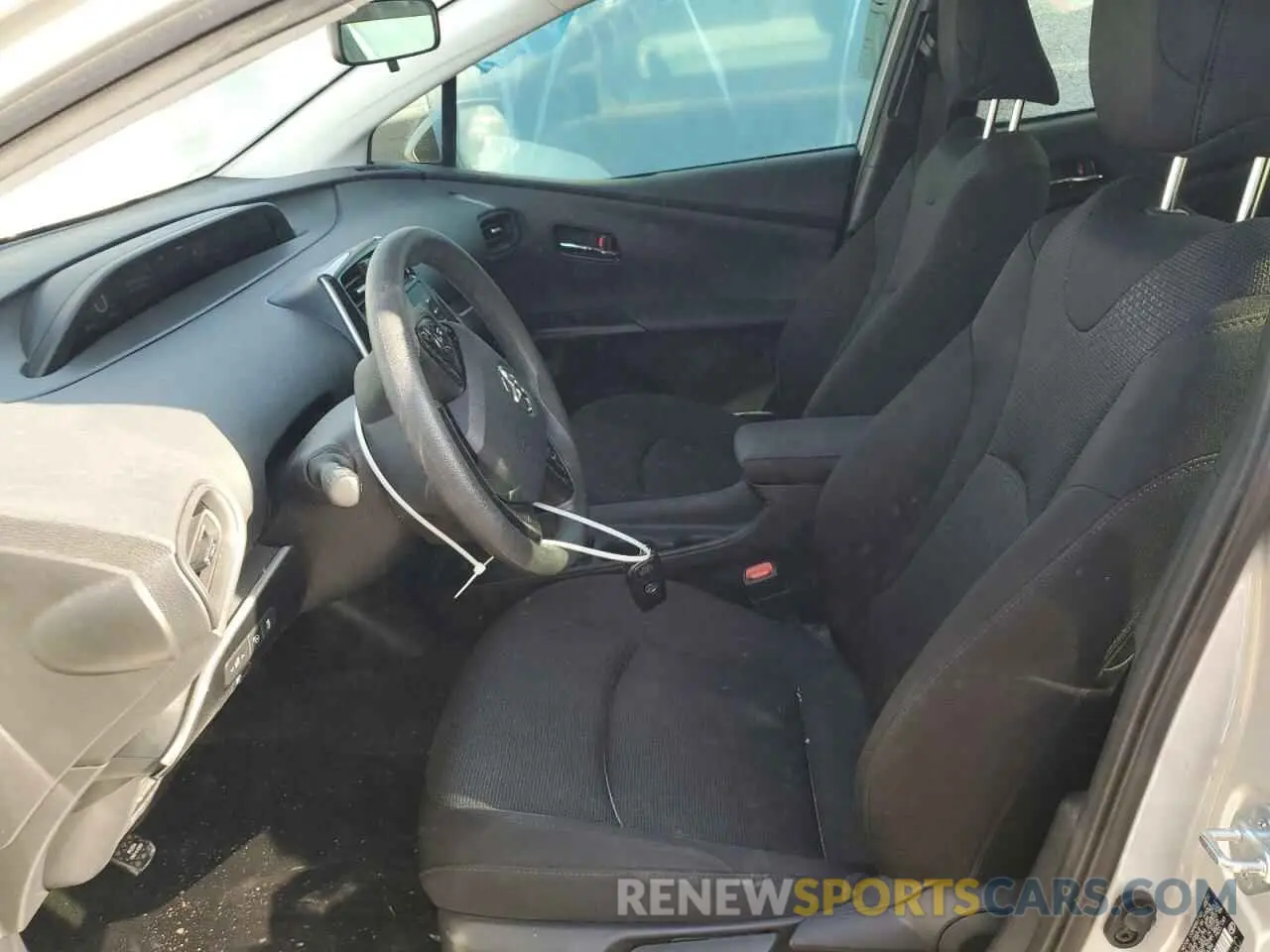 7 Фотография поврежденного автомобиля JTDKARFU1L3118386 TOYOTA PRIUS 2020