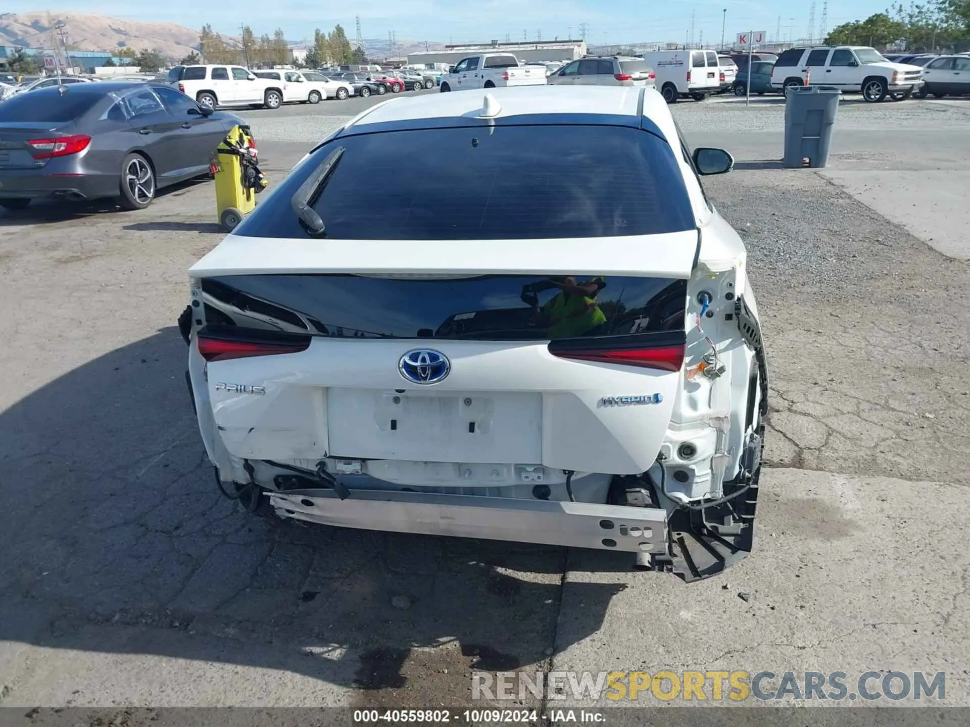 17 Фотография поврежденного автомобиля JTDKARFU2L3107607 TOYOTA PRIUS 2020
