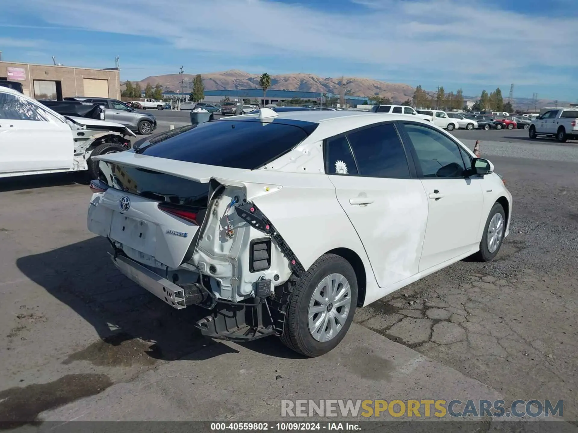4 Фотография поврежденного автомобиля JTDKARFU2L3107607 TOYOTA PRIUS 2020
