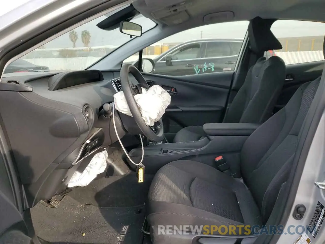 7 Photograph of a damaged car JTDKARFU2L3114119 TOYOTA PRIUS 2020