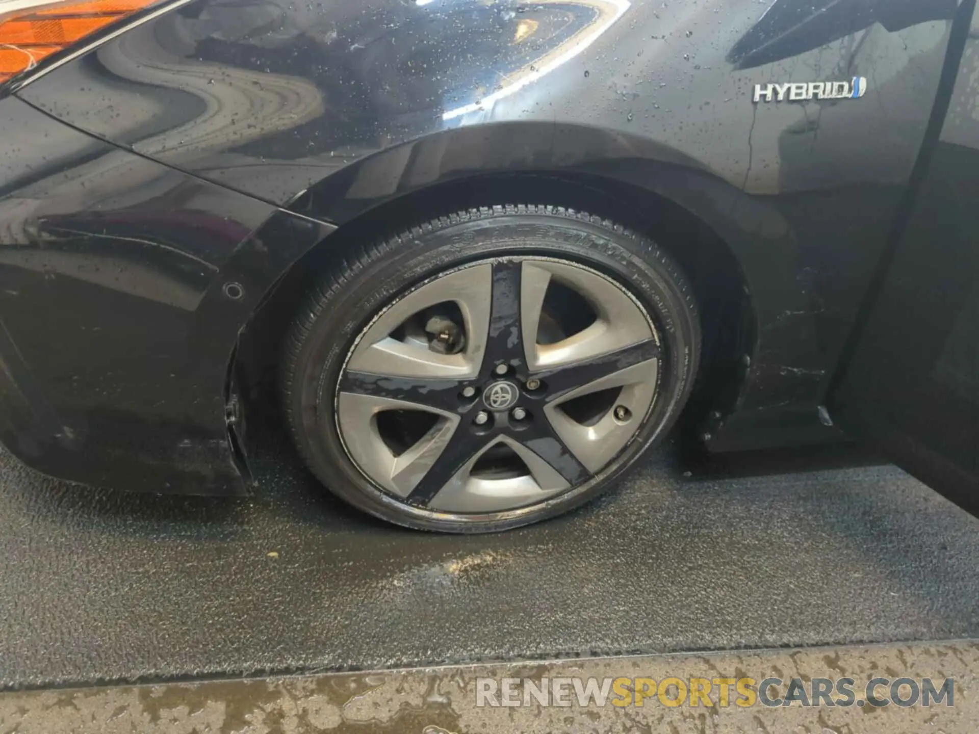 23 Фотография поврежденного автомобиля JTDKARFU2L3115366 TOYOTA PRIUS 2020