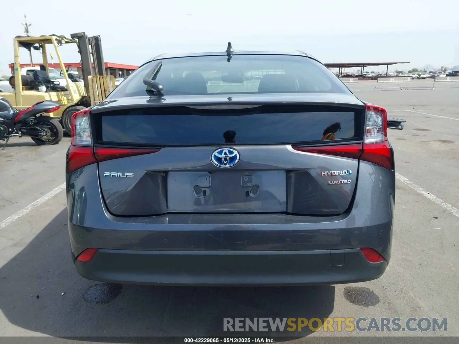 17 Photograph of a damaged car JTDKARFU2L3116050 TOYOTA PRIUS 2020