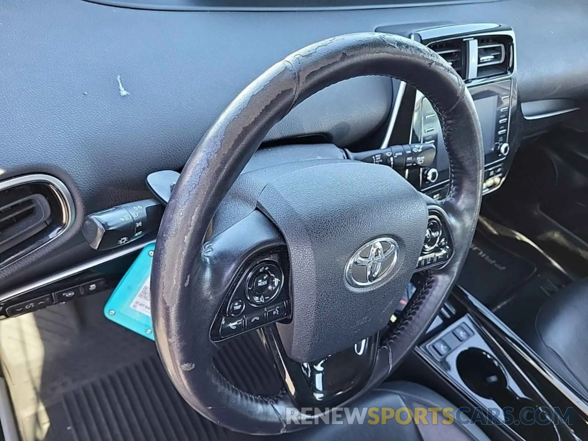 34 Фотография поврежденного автомобиля JTDKARFU4L3111898 TOYOTA PRIUS 2020