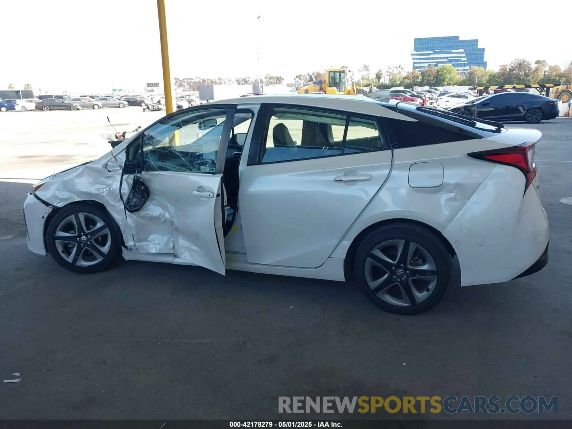 14 Фотография поврежденного автомобиля JTDKARFU4L3116504 TOYOTA PRIUS 2020
