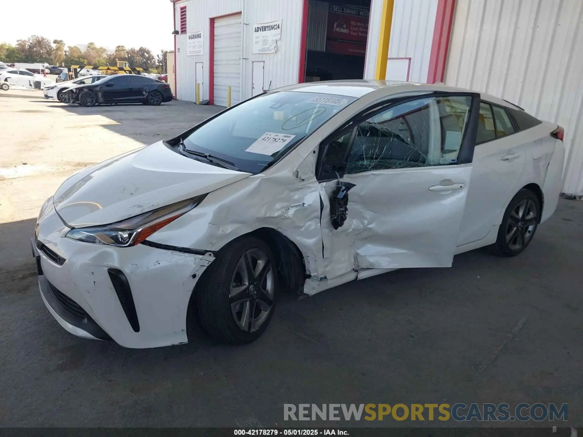 2 Фотография поврежденного автомобиля JTDKARFU4L3116504 TOYOTA PRIUS 2020