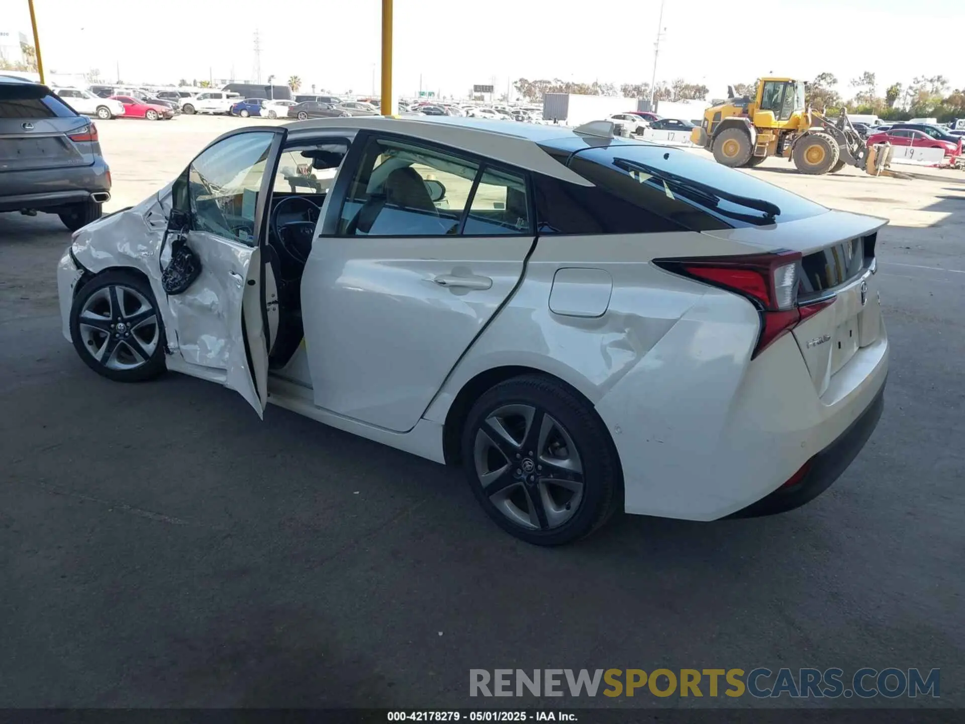 3 Фотография поврежденного автомобиля JTDKARFU4L3116504 TOYOTA PRIUS 2020