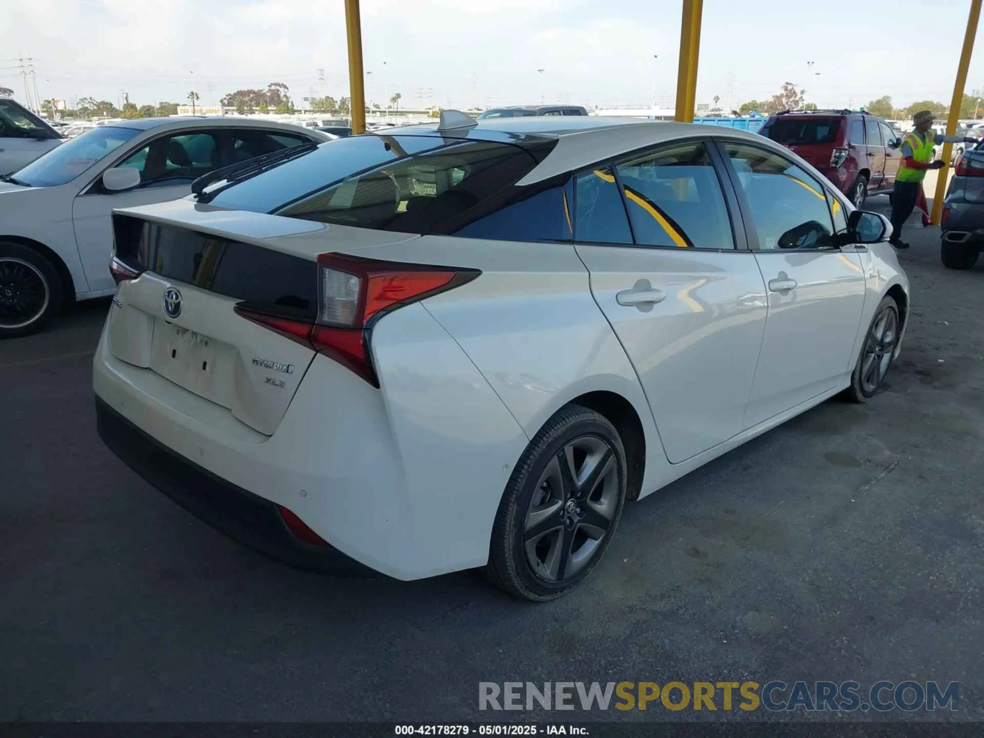 4 Фотография поврежденного автомобиля JTDKARFU4L3116504 TOYOTA PRIUS 2020