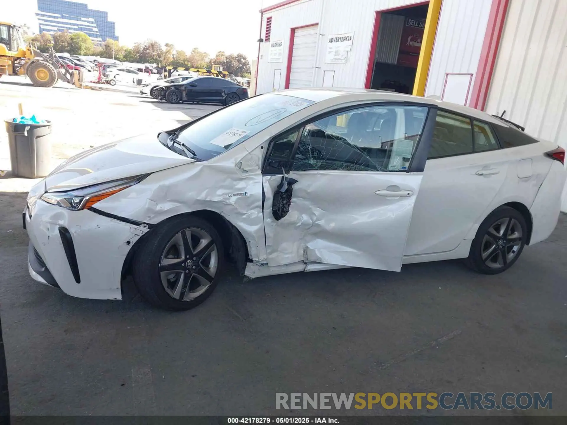 6 Фотография поврежденного автомобиля JTDKARFU4L3116504 TOYOTA PRIUS 2020