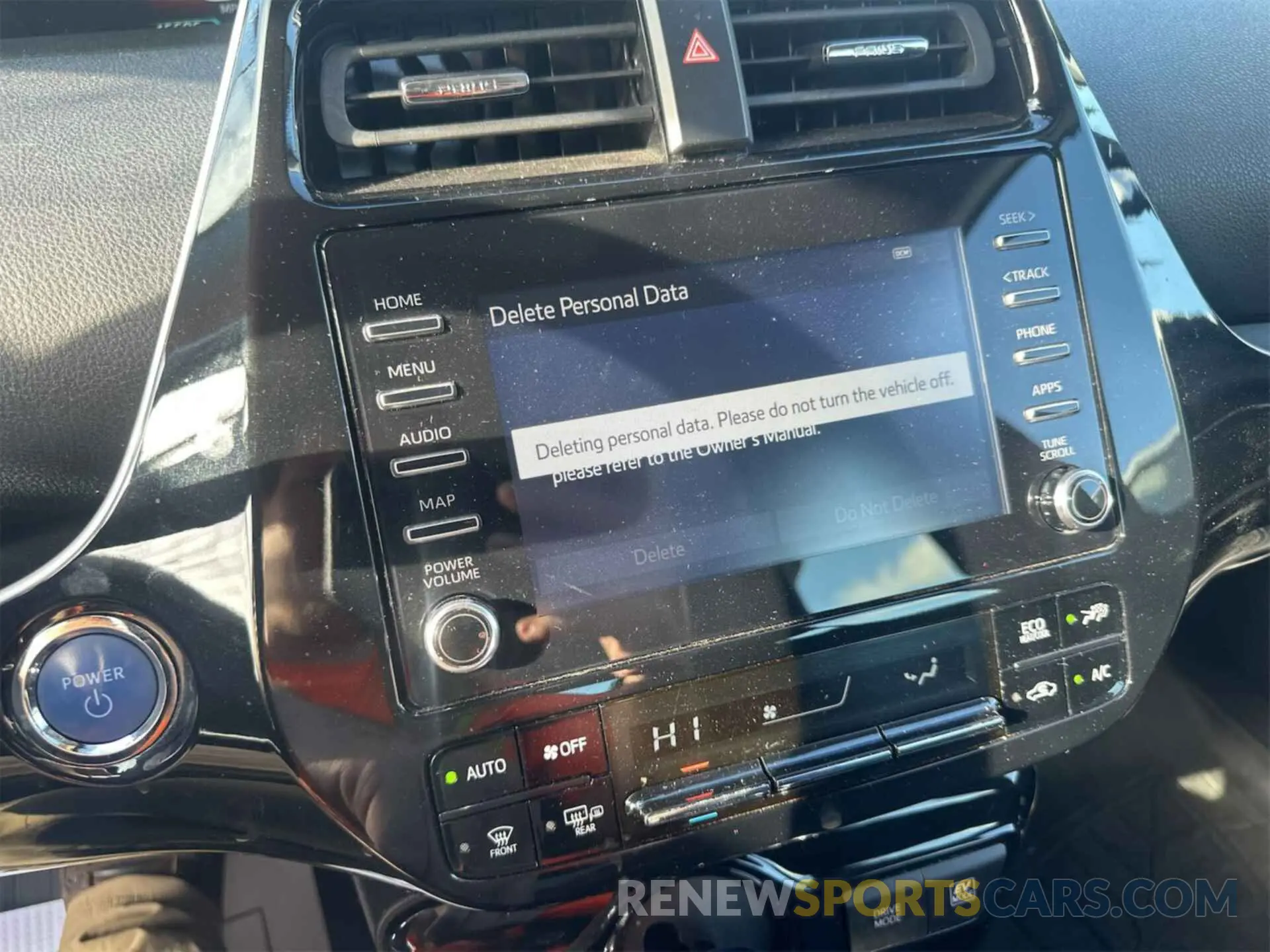 24 Photograph of a damaged car JTDKARFU6L3115595 TOYOTA PRIUS 2020
