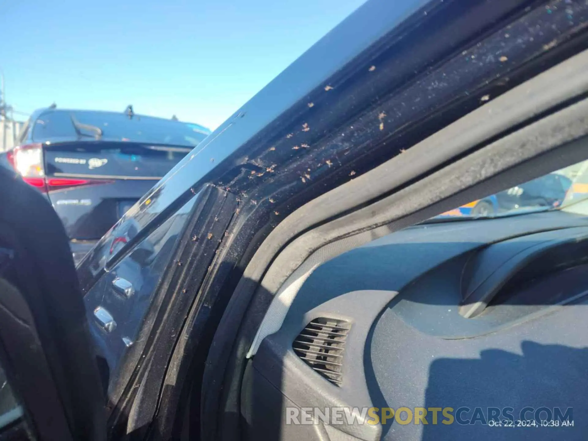 28 Photograph of a damaged car JTDKARFU6L3115595 TOYOTA PRIUS 2020