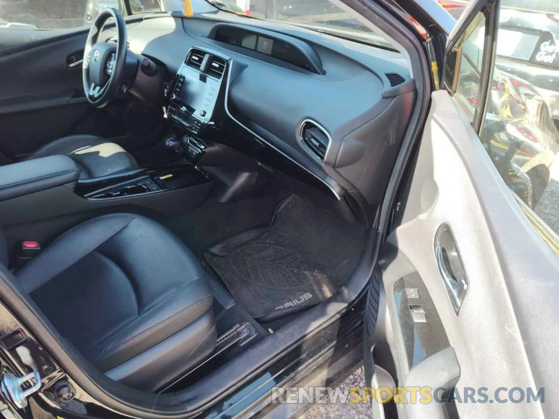 30 Фотография поврежденного автомобиля JTDKARFU6L3115743 TOYOTA PRIUS 2020