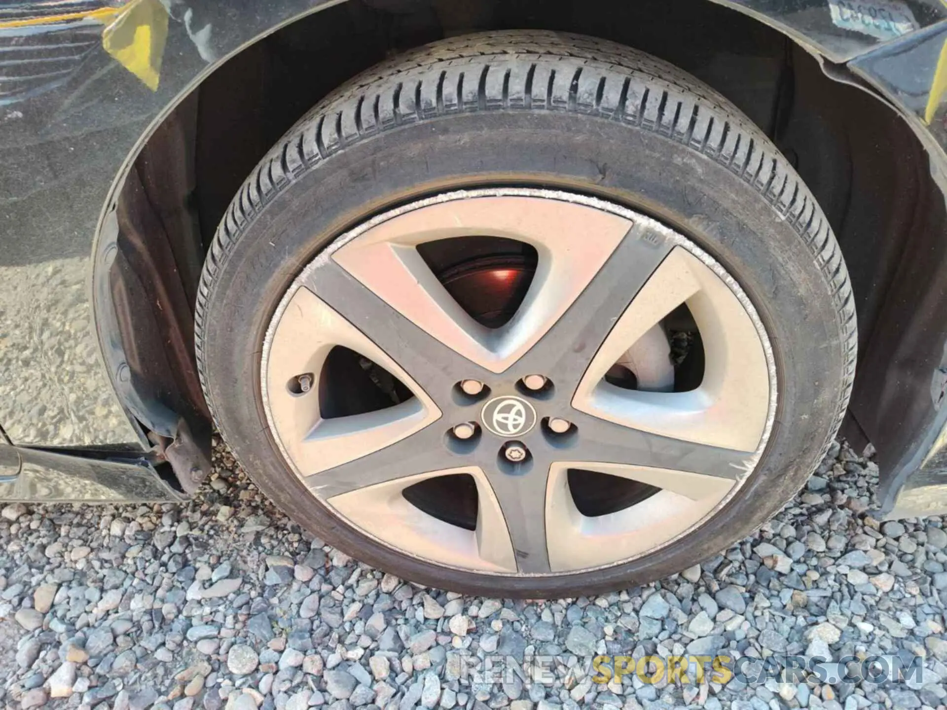 35 Фотография поврежденного автомобиля JTDKARFU6L3115743 TOYOTA PRIUS 2020