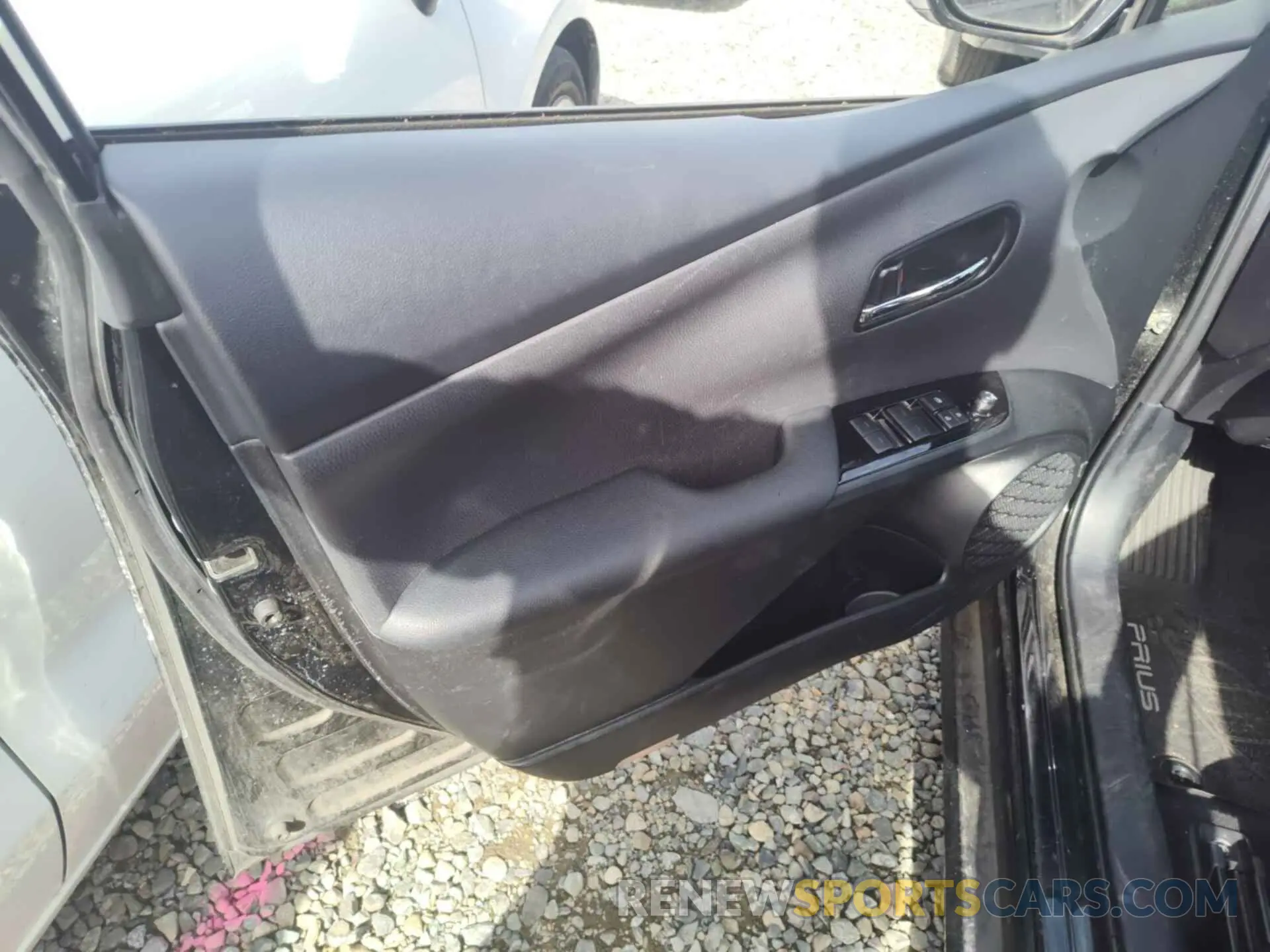 21 Фотография поврежденного автомобиля JTDKARFU6L3115984 TOYOTA PRIUS 2020