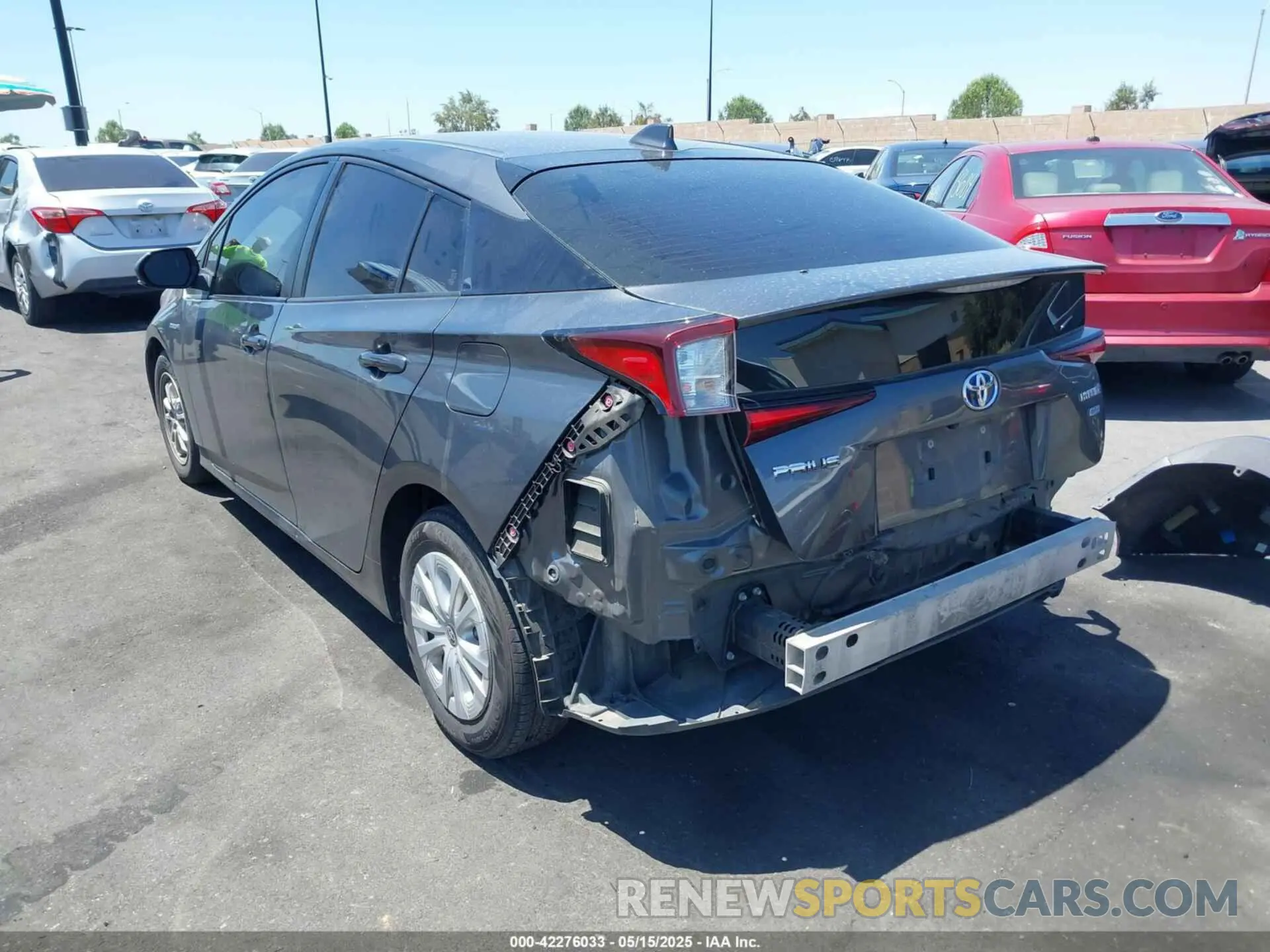 3 Фотография поврежденного автомобиля JTDKARFU6L3121929 TOYOTA PRIUS 2020