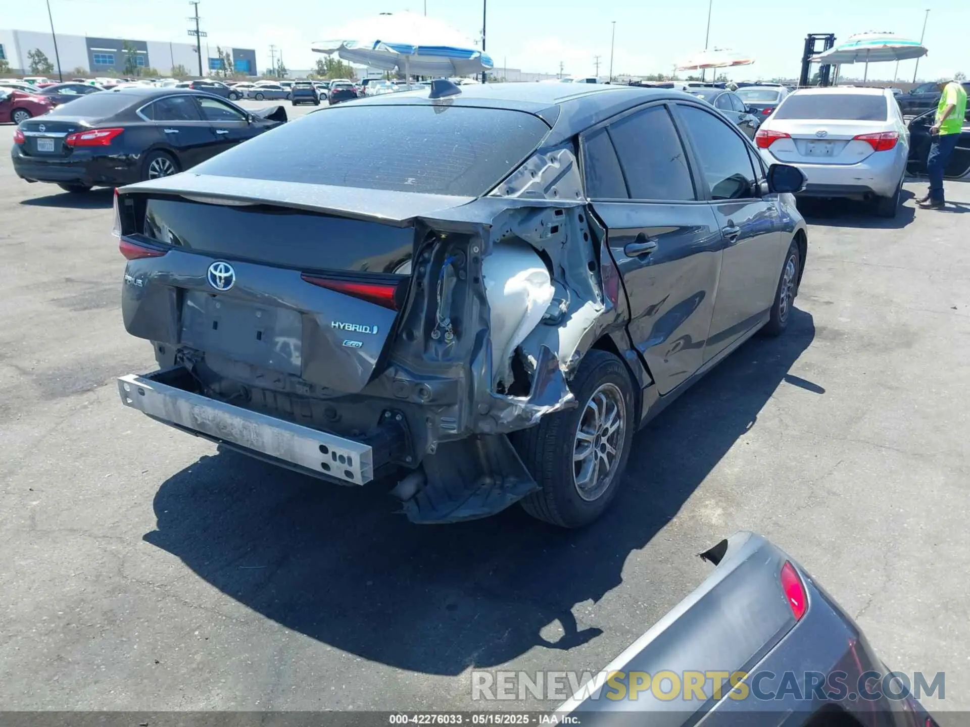4 Фотография поврежденного автомобиля JTDKARFU6L3121929 TOYOTA PRIUS 2020