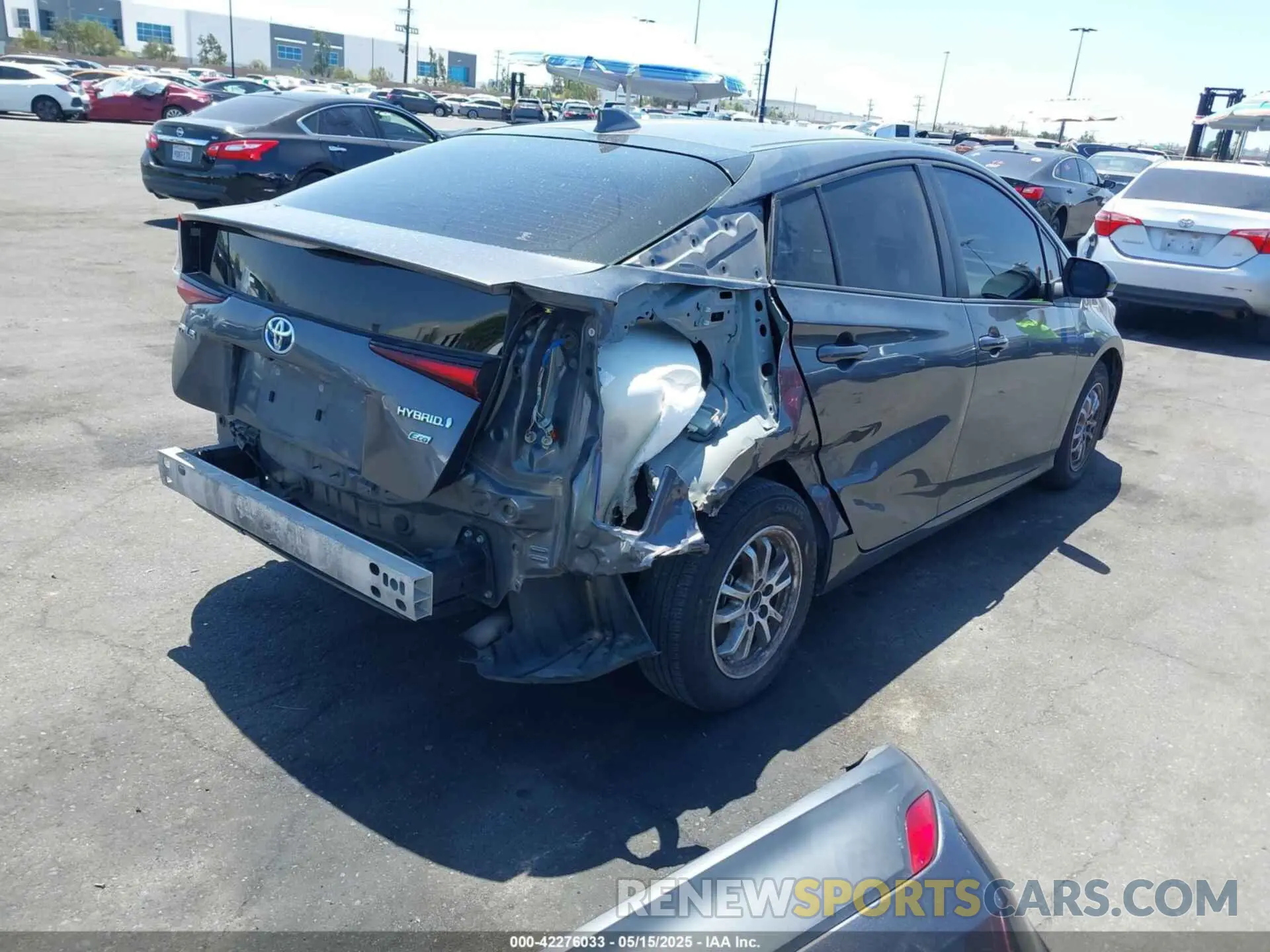 6 Фотография поврежденного автомобиля JTDKARFU6L3121929 TOYOTA PRIUS 2020