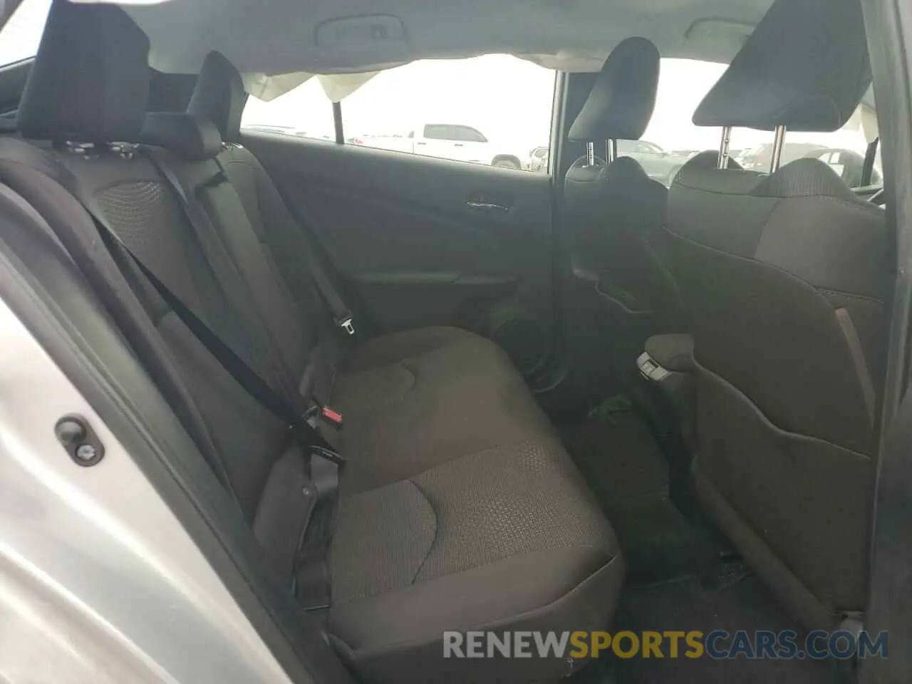 10 Фотография поврежденного автомобиля JTDKARFU7L3118070 TOYOTA PRIUS 2020