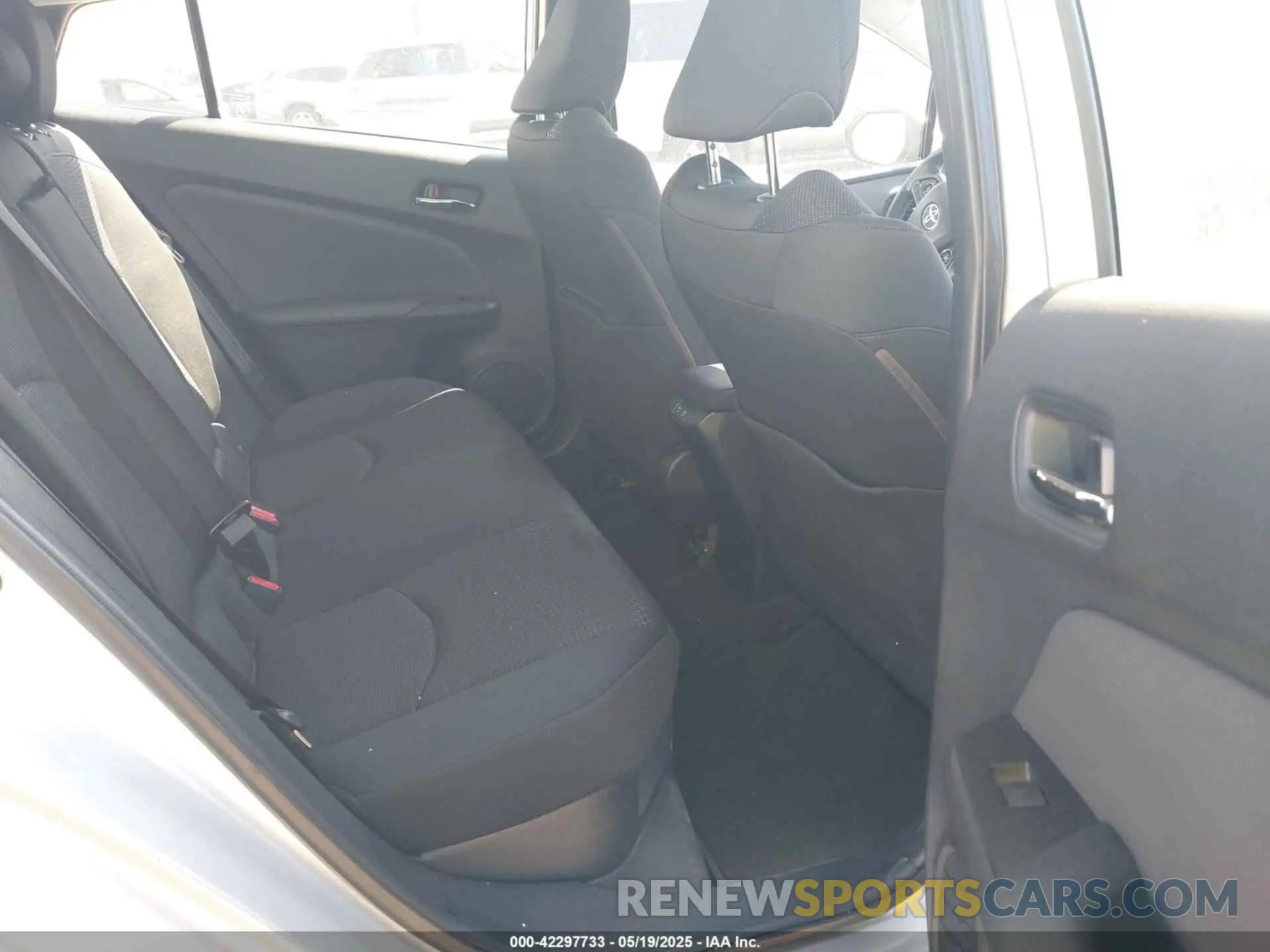 8 Photograph of a damaged car JTDKARFU8L3112245 TOYOTA PRIUS 2020