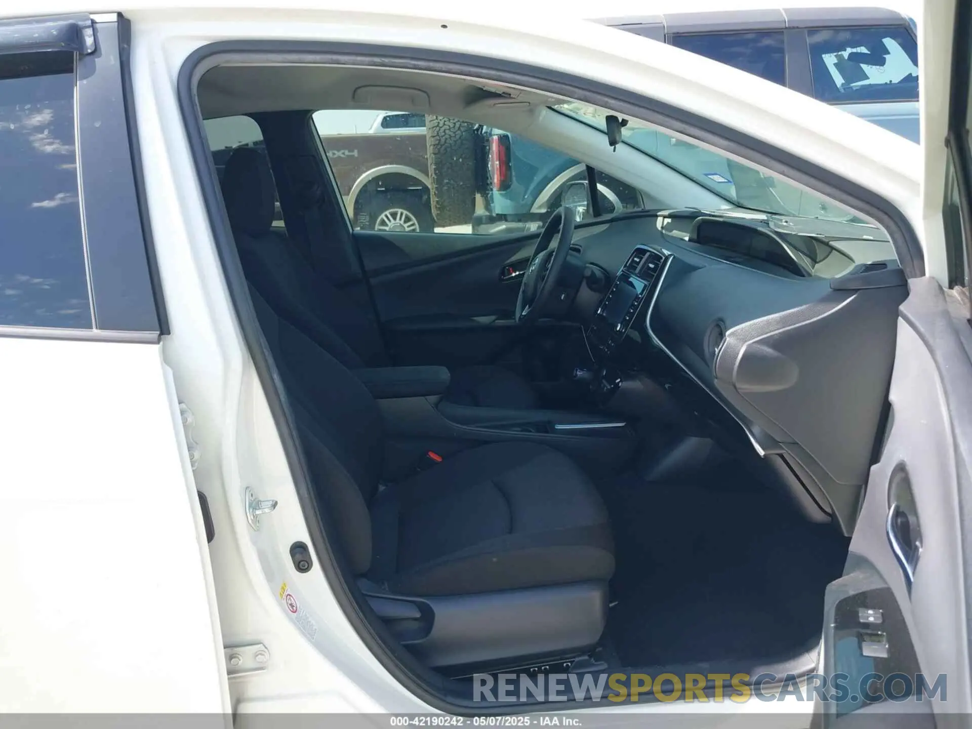 5 Фотография поврежденного автомобиля JTDKARFU8L3126291 TOYOTA PRIUS 2020