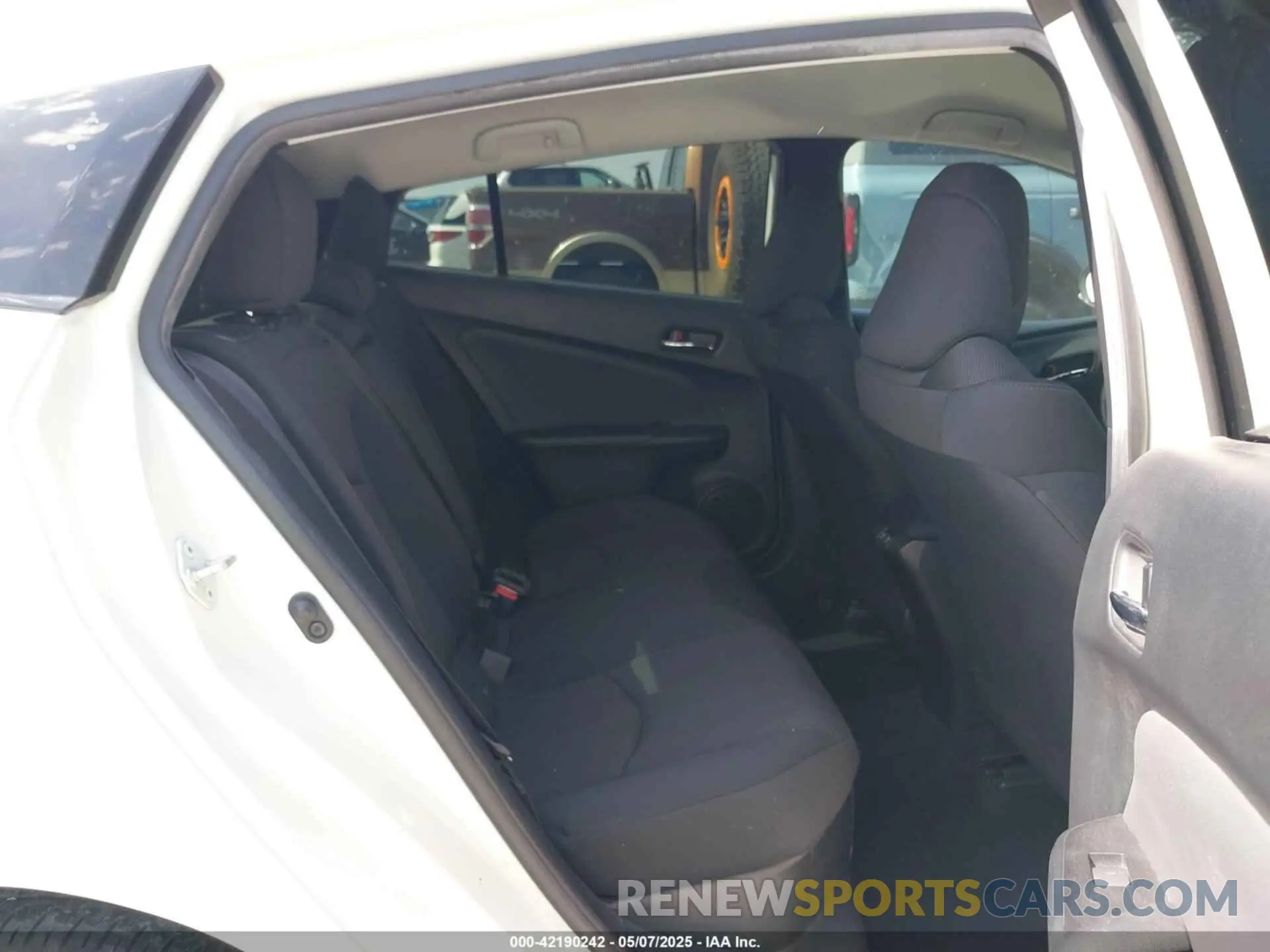 8 Фотография поврежденного автомобиля JTDKARFU8L3126291 TOYOTA PRIUS 2020