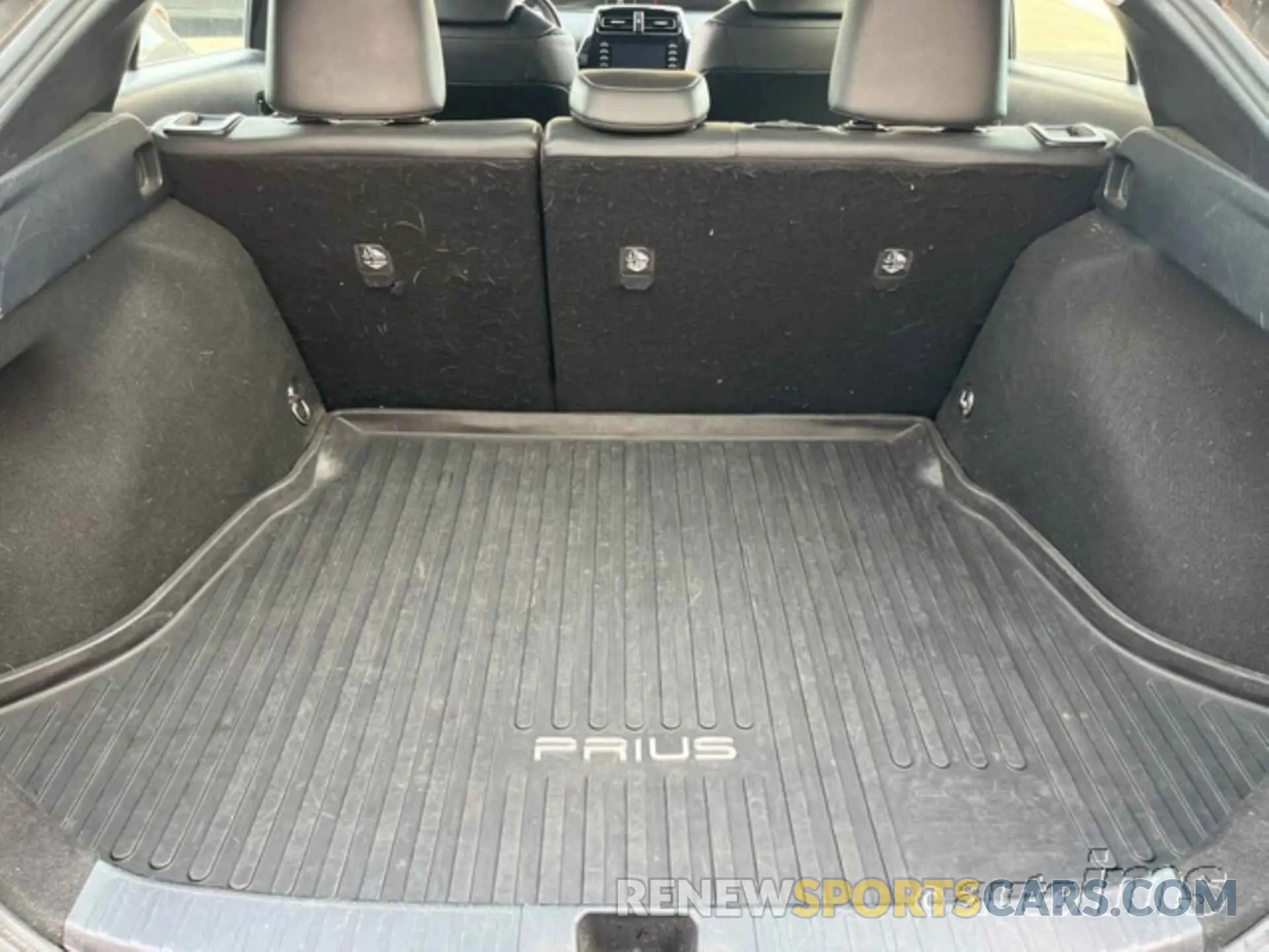12 Фотография поврежденного автомобиля JTDKARFU9L3111783 TOYOTA PRIUS 2020