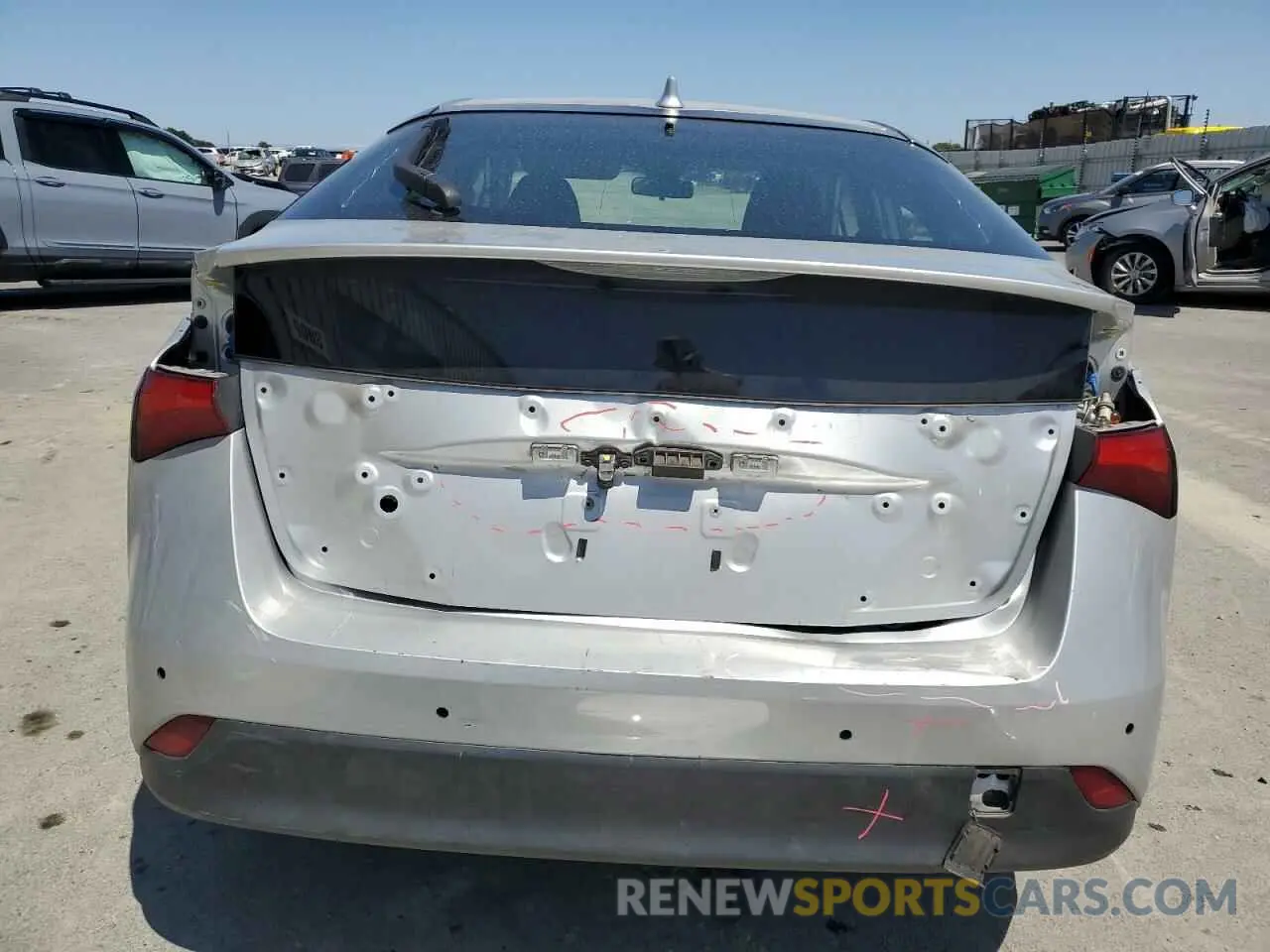 6 Фотография поврежденного автомобиля JTDKARFUXL3120671 TOYOTA PRIUS 2020