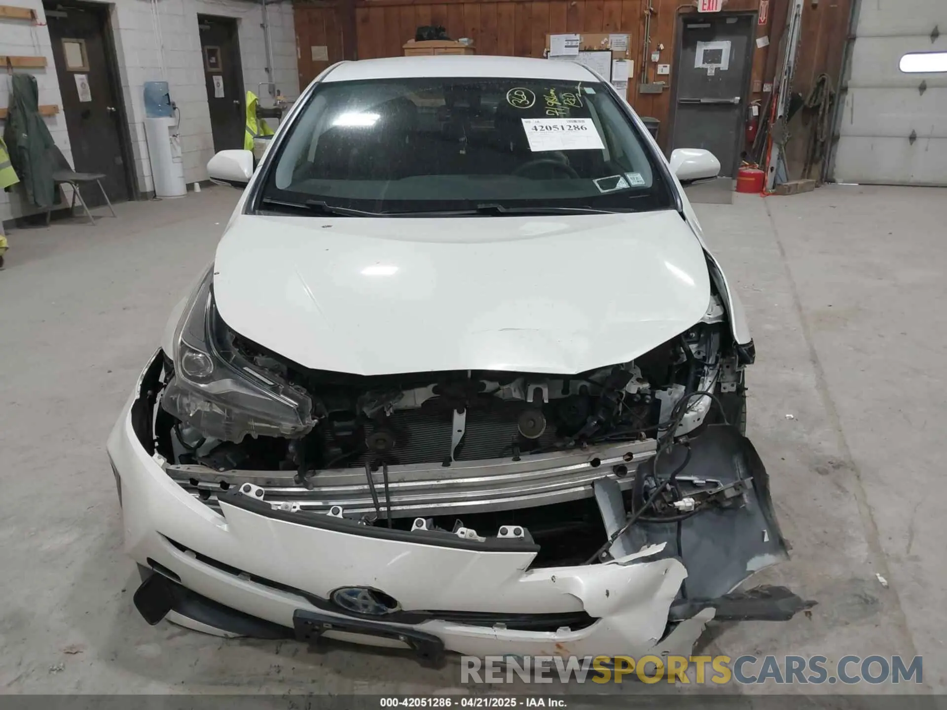 12 Фотография поврежденного автомобиля JTDL9RFU2L3016141 TOYOTA PRIUS 2020