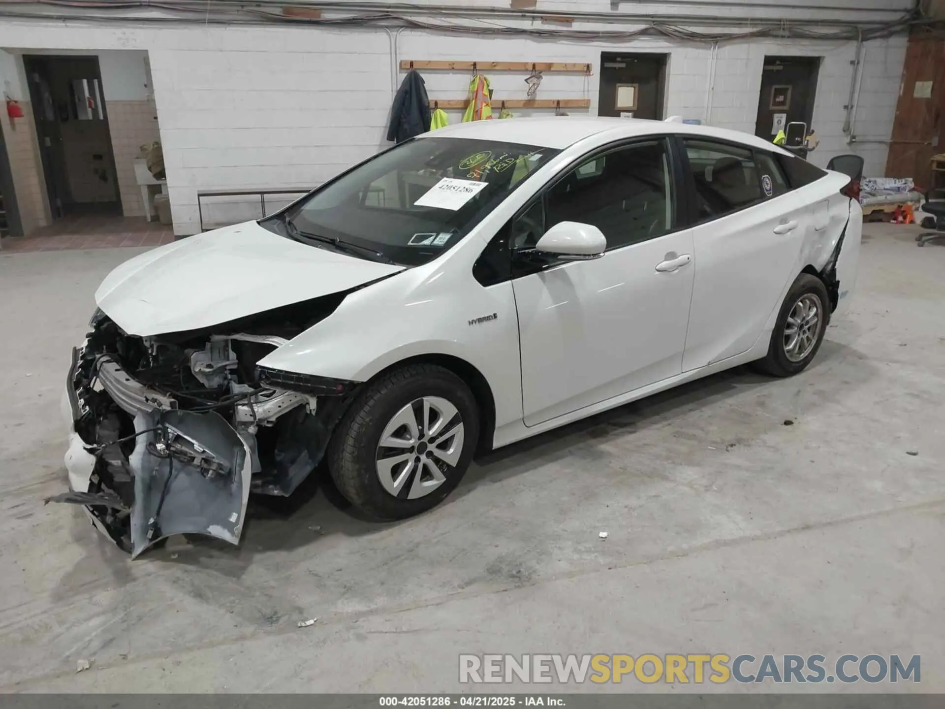 2 Фотография поврежденного автомобиля JTDL9RFU2L3016141 TOYOTA PRIUS 2020