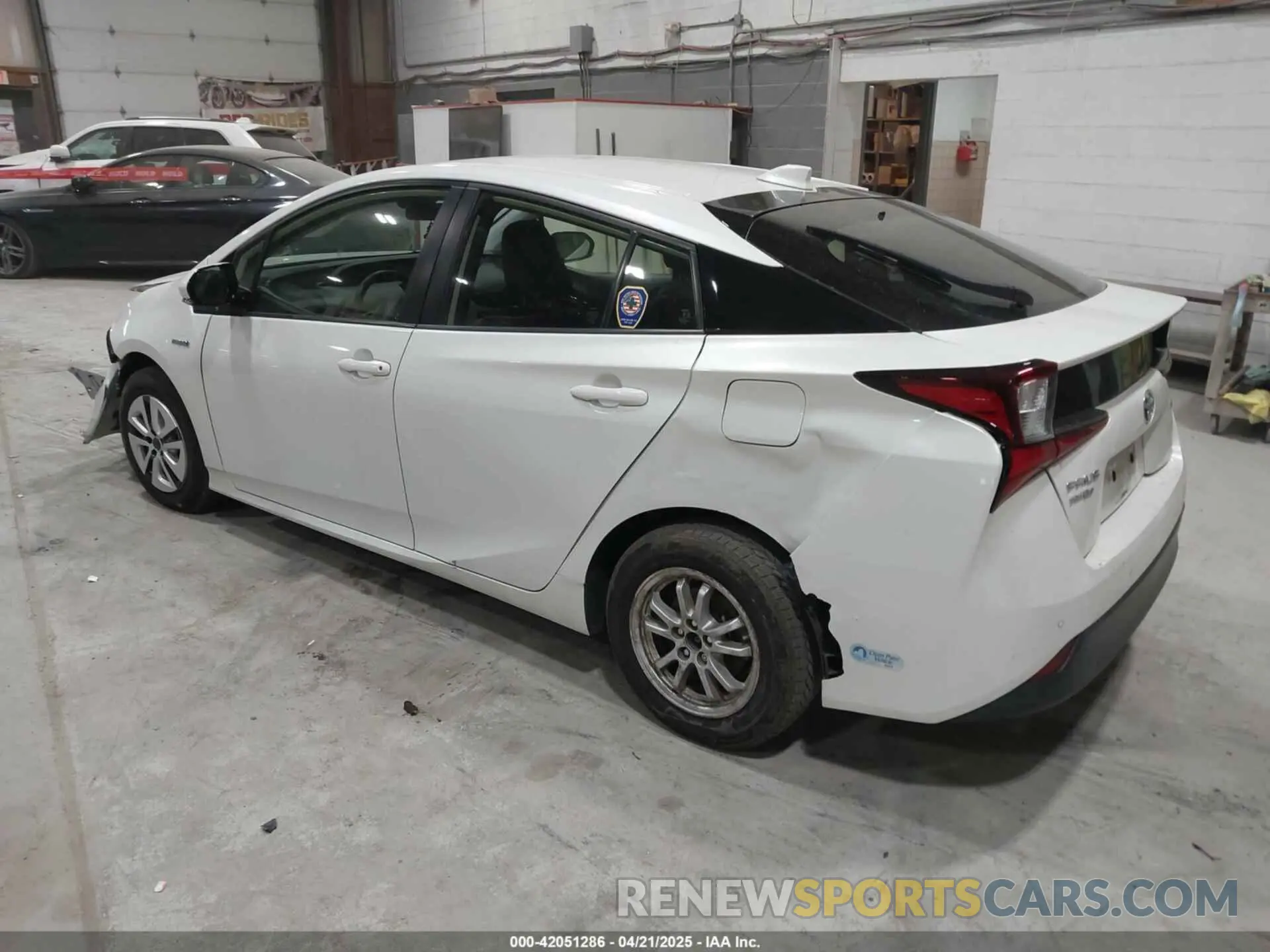 3 Фотография поврежденного автомобиля JTDL9RFU2L3016141 TOYOTA PRIUS 2020