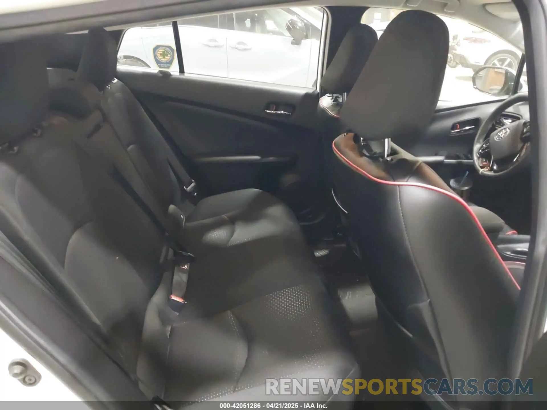 8 Фотография поврежденного автомобиля JTDL9RFU2L3016141 TOYOTA PRIUS 2020