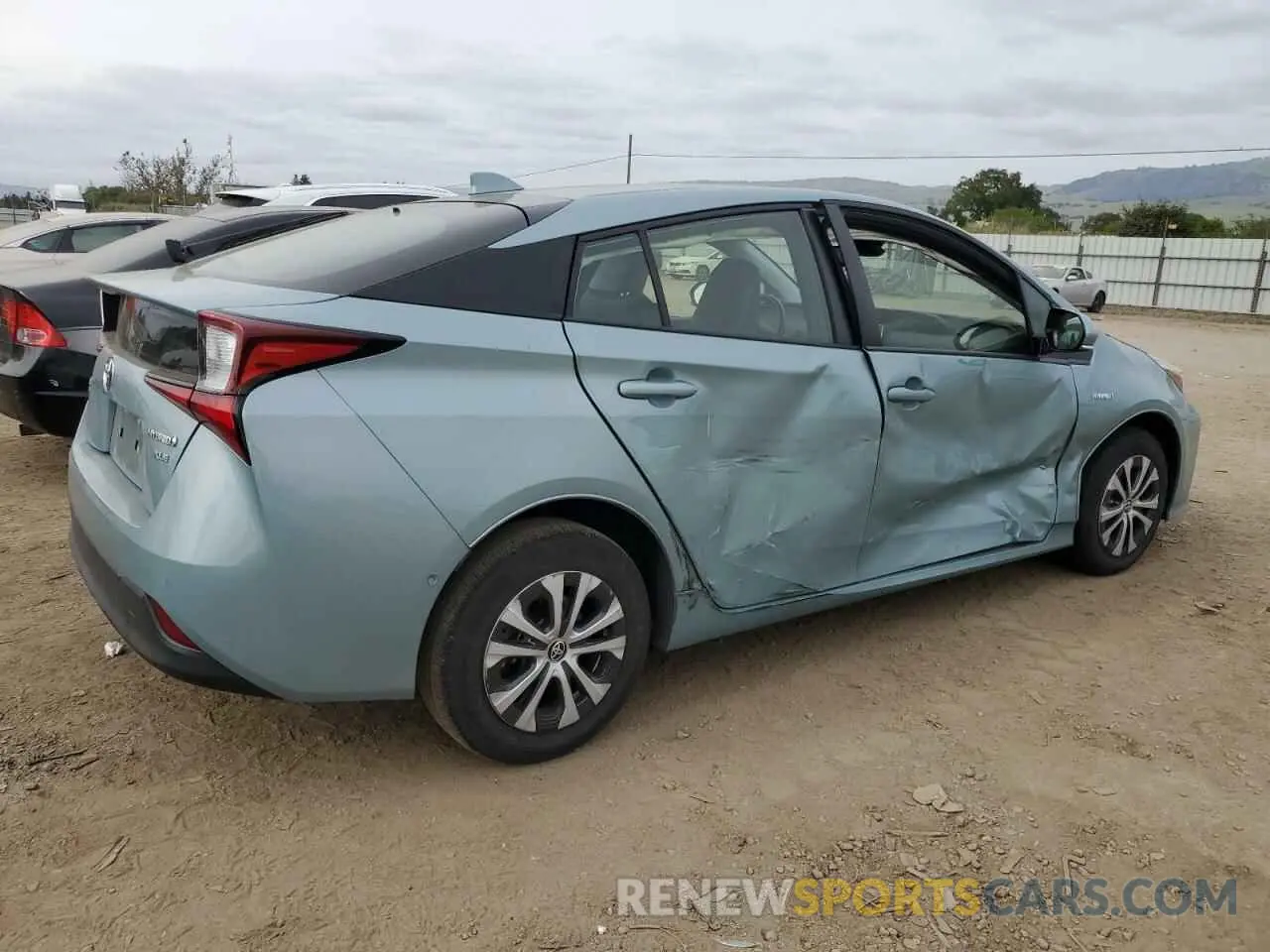 3 Фотография поврежденного автомобиля JTDL9RFU4L3018599 TOYOTA PRIUS 2020