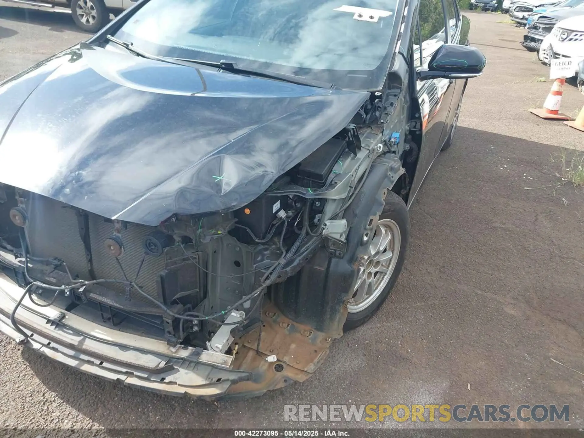 19 Фотография поврежденного автомобиля JTDL9RFU5L3013704 TOYOTA PRIUS 2020