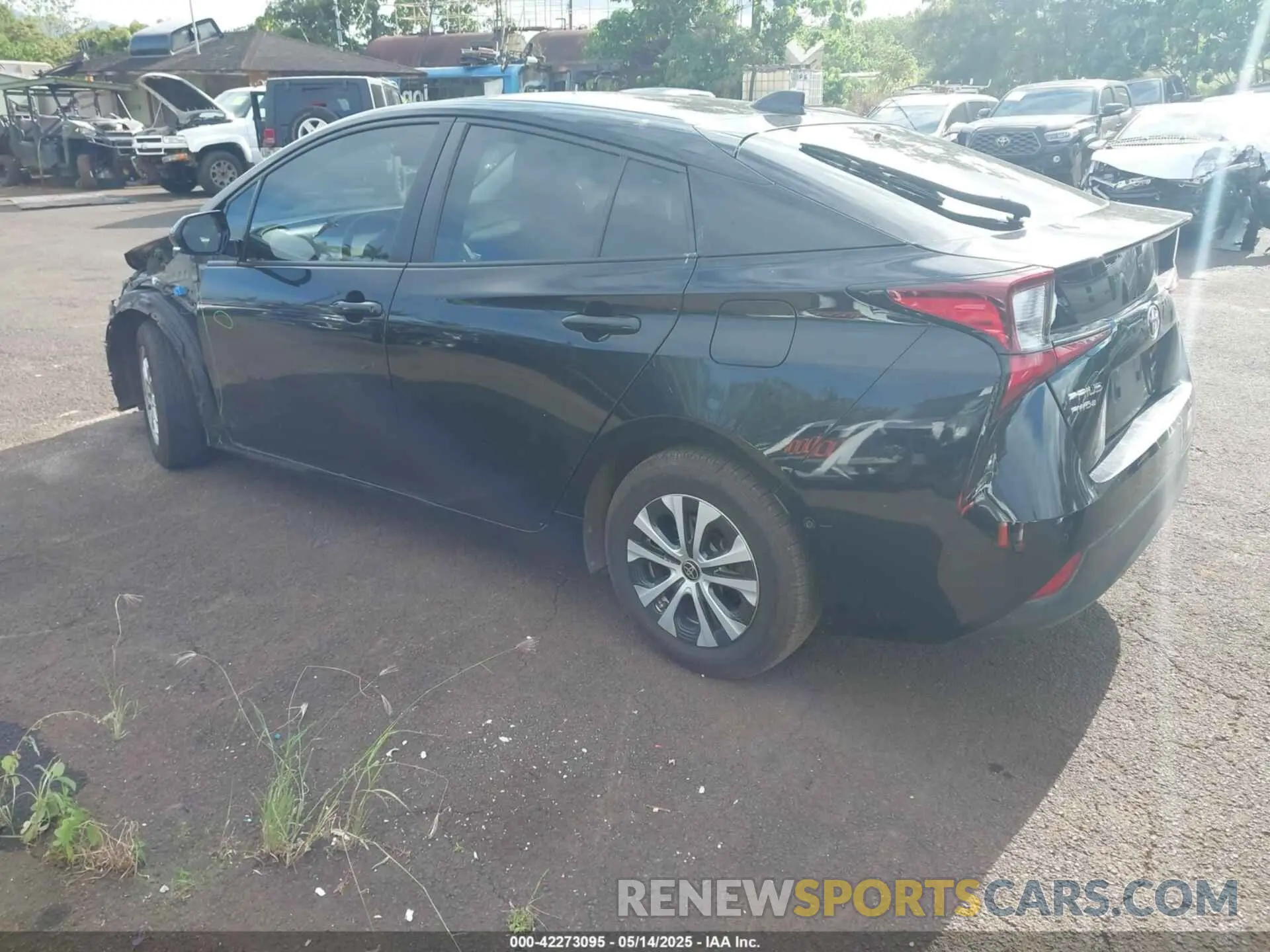 3 Фотография поврежденного автомобиля JTDL9RFU5L3013704 TOYOTA PRIUS 2020