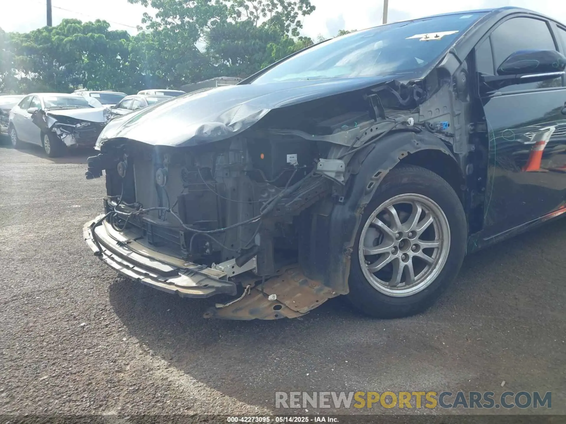 6 Фотография поврежденного автомобиля JTDL9RFU5L3013704 TOYOTA PRIUS 2020