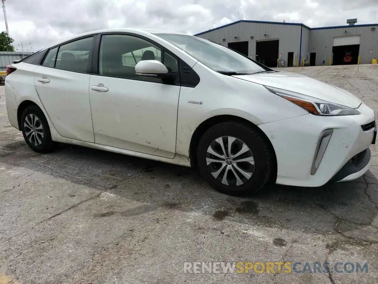 4 Photograph of a damaged car JTDL9RFU5L3017896 TOYOTA PRIUS 2020