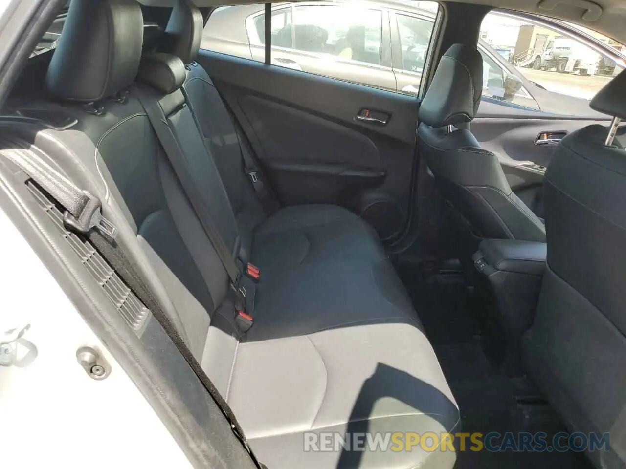 10 Photograph of a damaged car JTDKAMFP1M3182555 TOYOTA PRIUS 2021