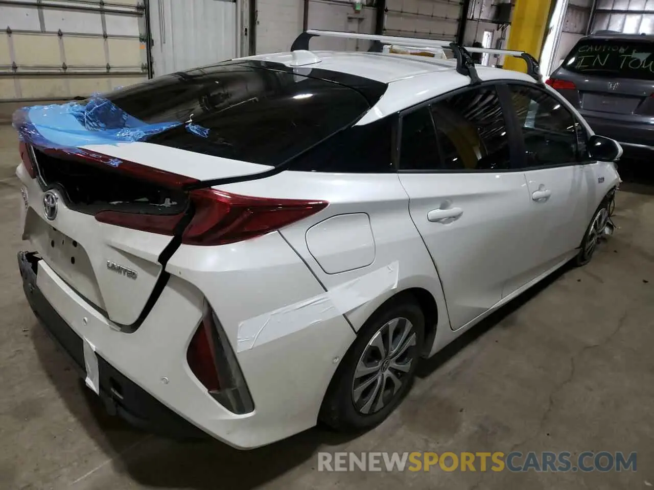 4 Фотография поврежденного автомобиля JTDKAMFP1M3185374 TOYOTA PRIUS 2021