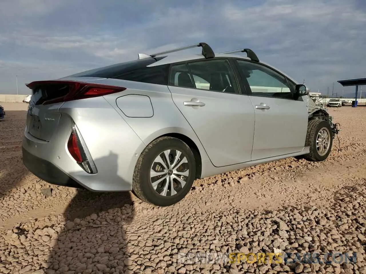 3 Фотография поврежденного автомобиля JTDKAMFP5M3164768 TOYOTA PRIUS 2021