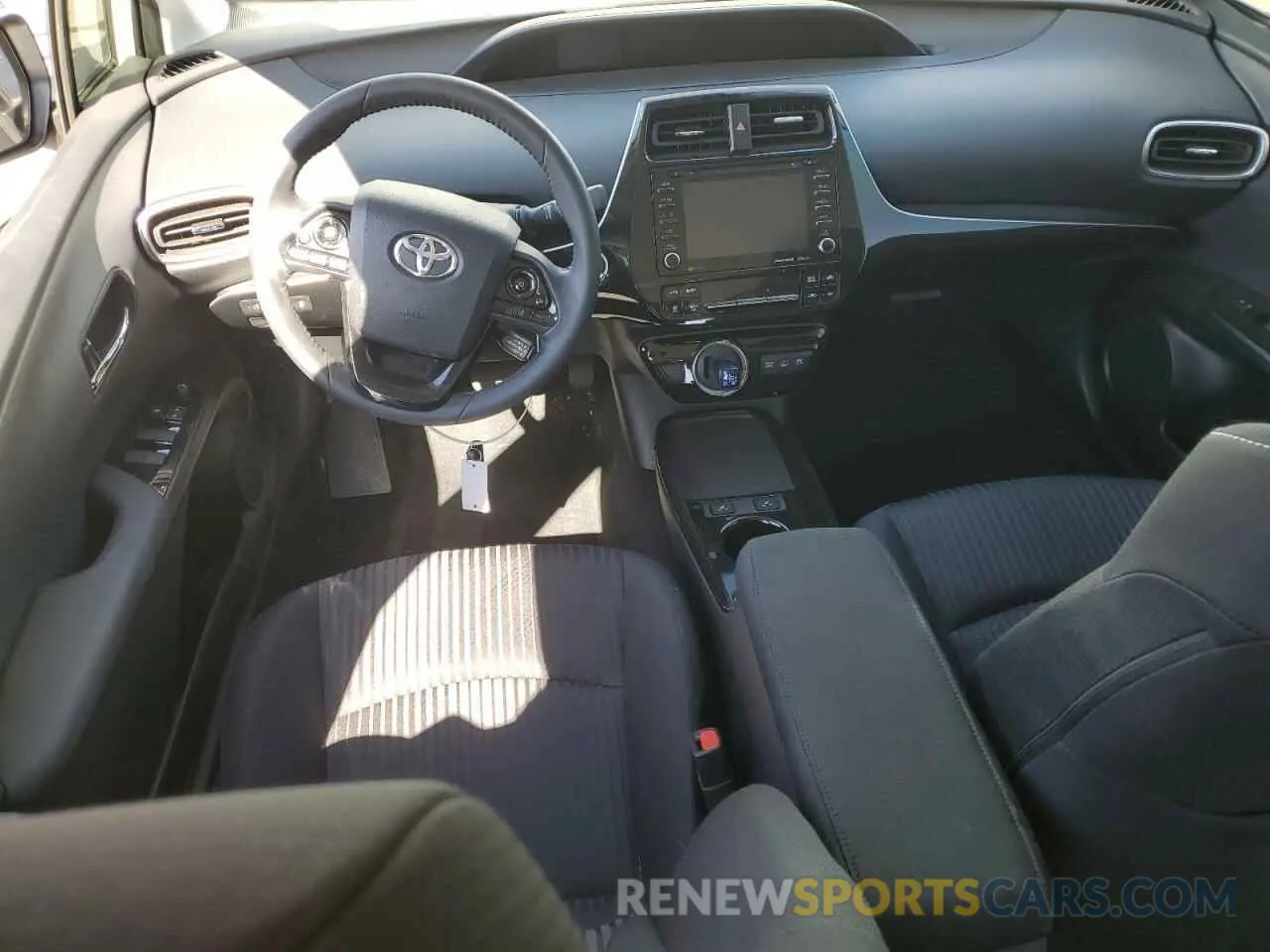 8 Фотография поврежденного автомобиля JTDKAMFPXM3177242 TOYOTA PRIUS 2021