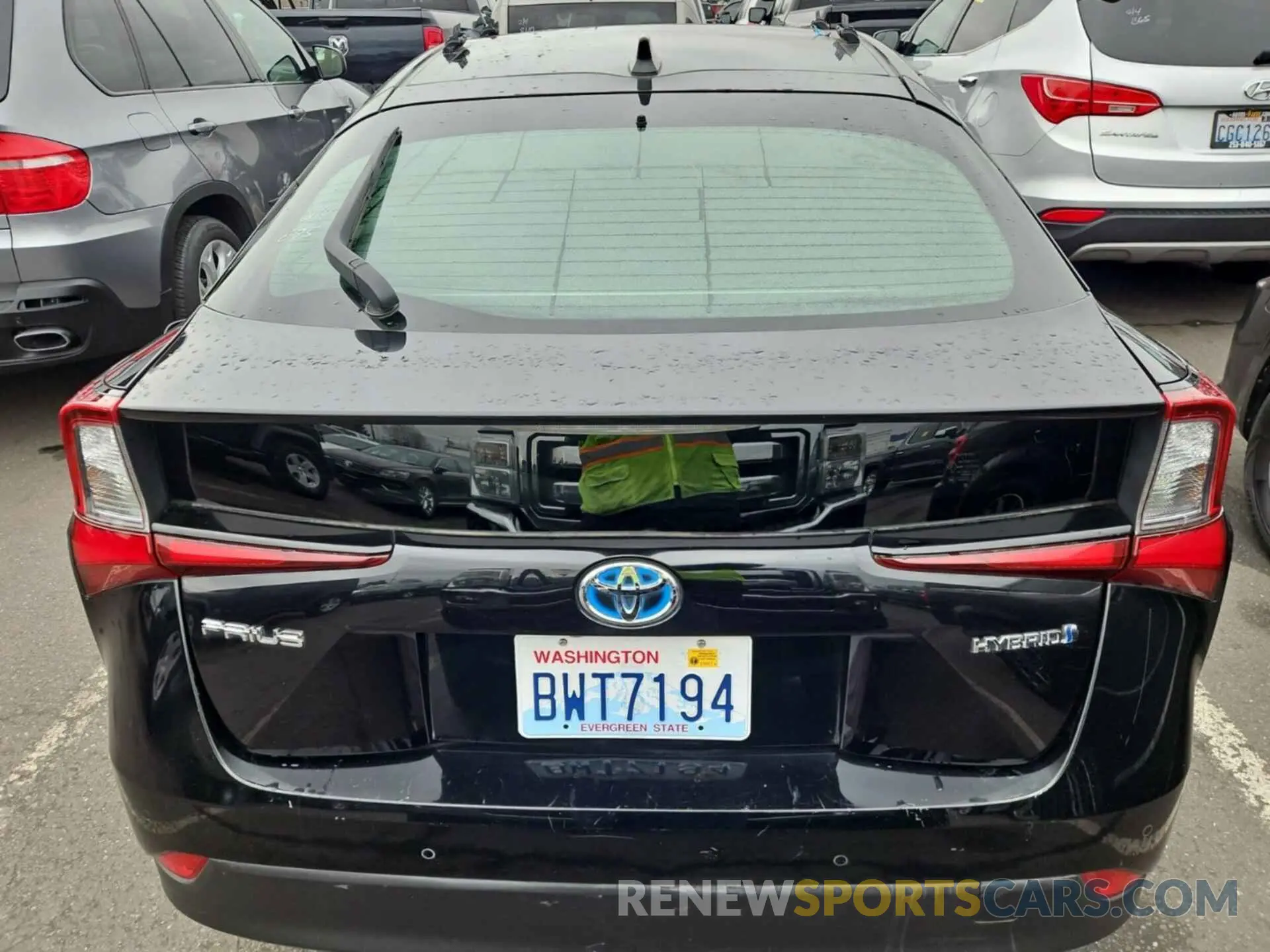 19 Photograph of a damaged car JTDKAMFU0M3136138 TOYOTA PRIUS 2021