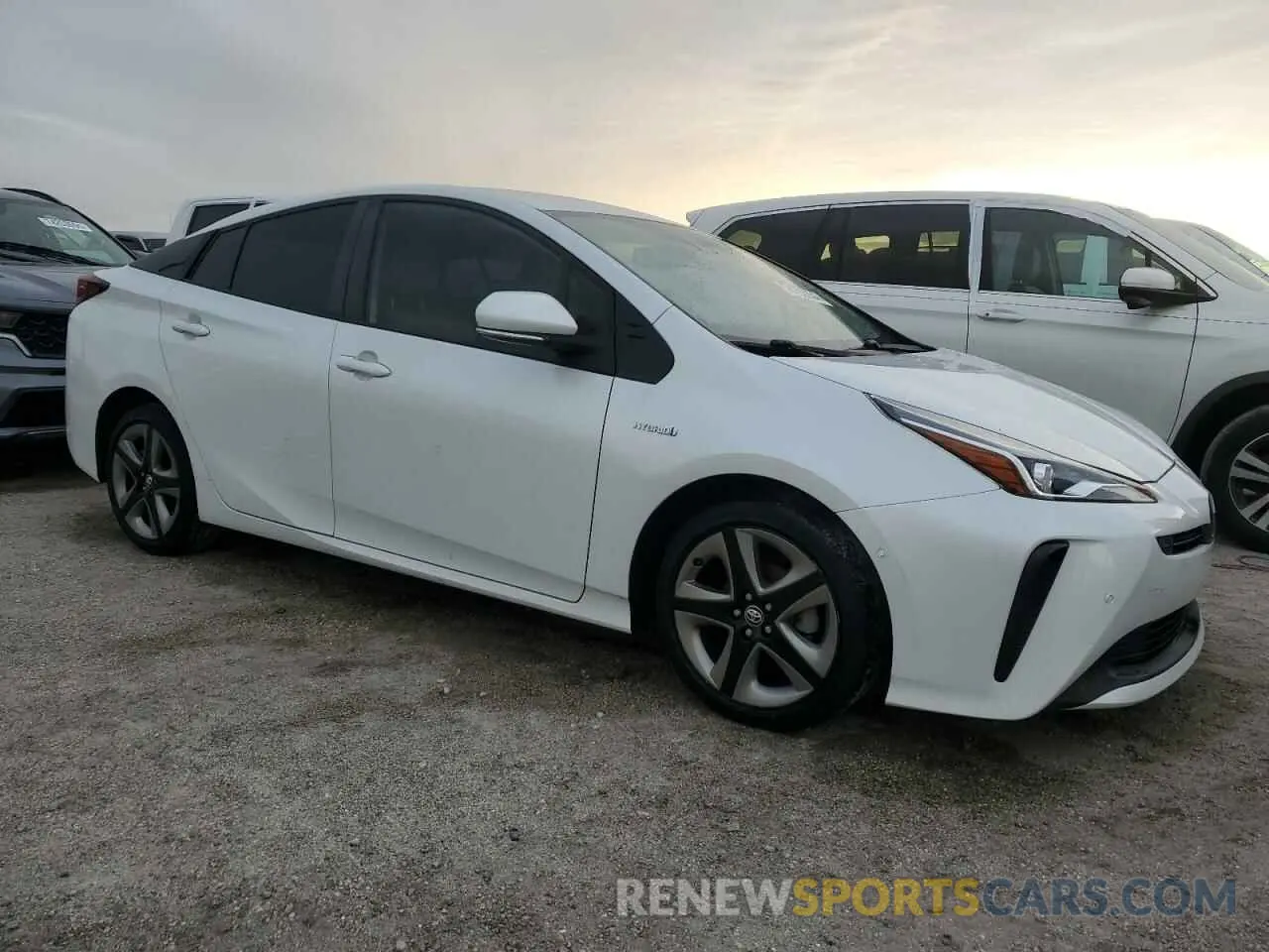 4 Фотография поврежденного автомобиля JTDKAMFU0M3137385 TOYOTA PRIUS 2021