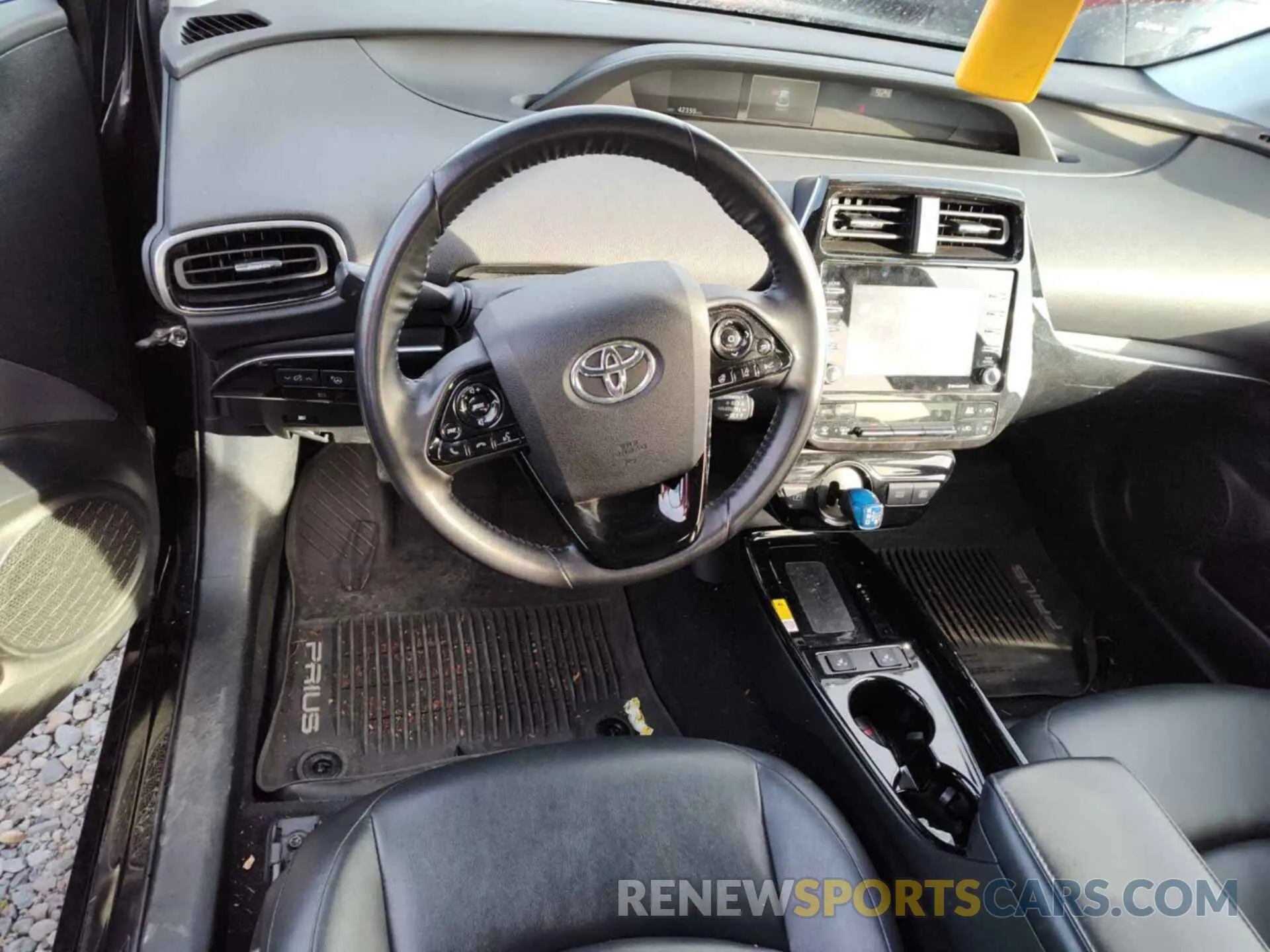 32 Фотография поврежденного автомобиля JTDKAMFU1M3136147 TOYOTA PRIUS 2021