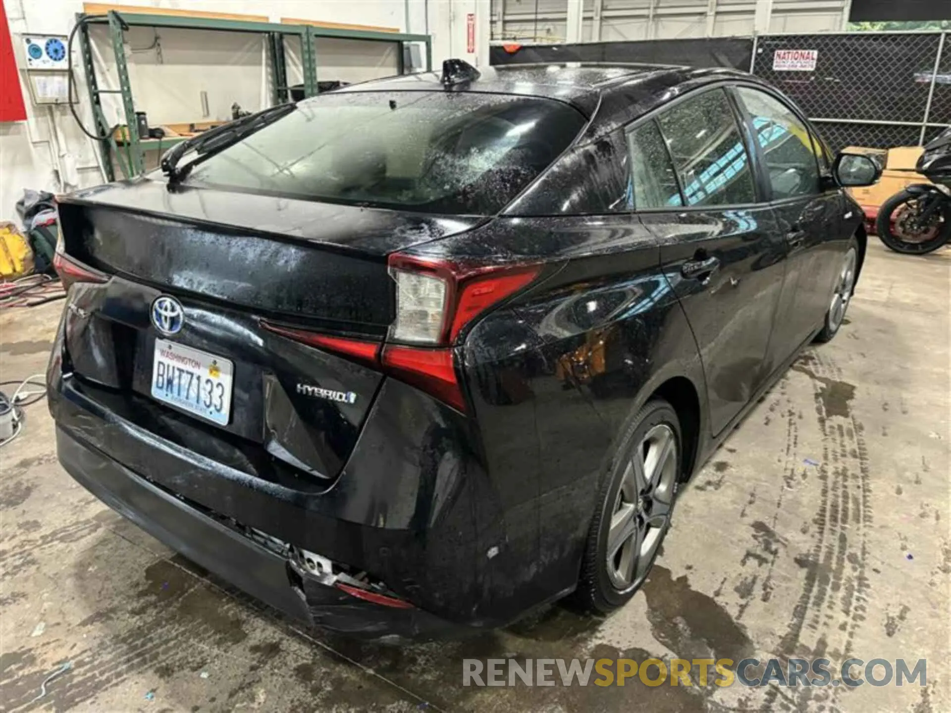 41 Фотография поврежденного автомобиля JTDKAMFU1M3136147 TOYOTA PRIUS 2021