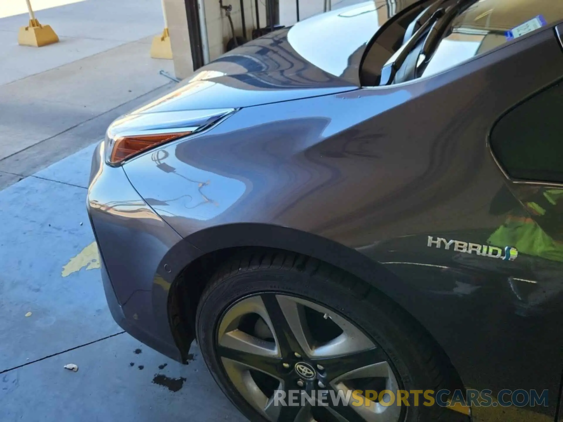 24 Photograph of a damaged car JTDKAMFU2M3143124 TOYOTA PRIUS 2021