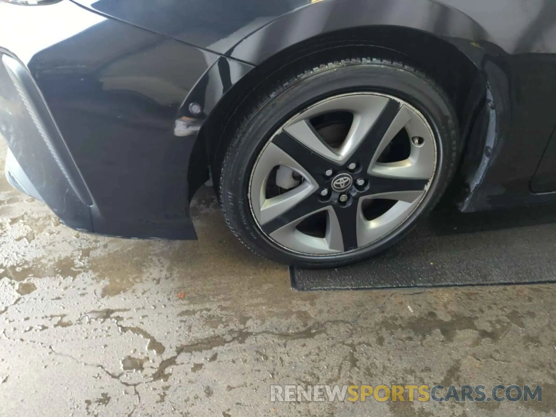 40 Photograph of a damaged car JTDKAMFU4M3136059 TOYOTA PRIUS 2021