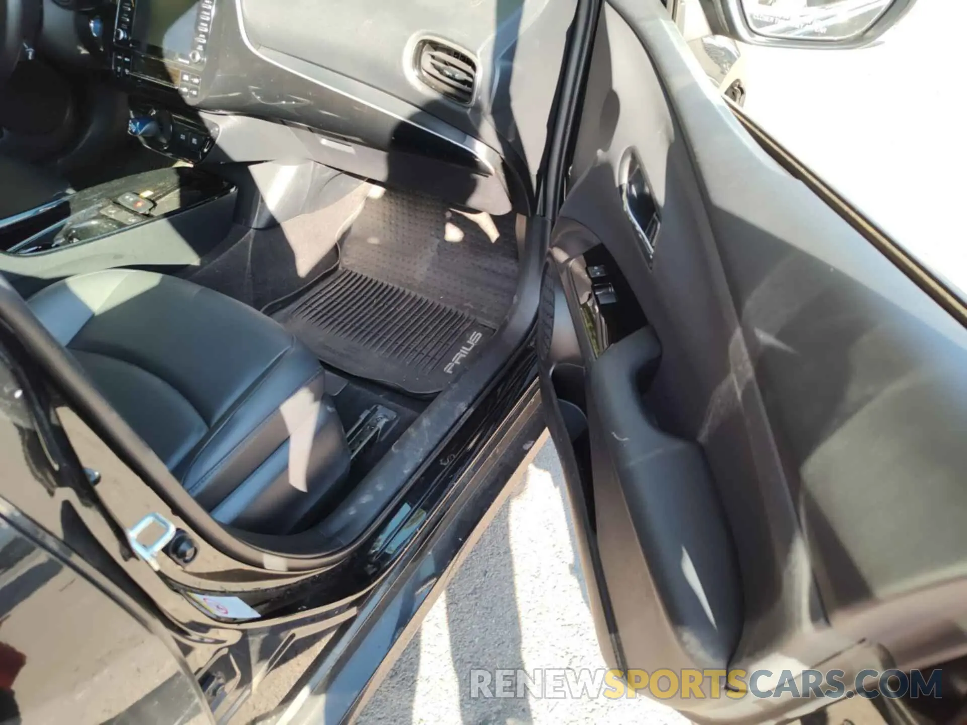 5 Photograph of a damaged car JTDKAMFU4M3136059 TOYOTA PRIUS 2021