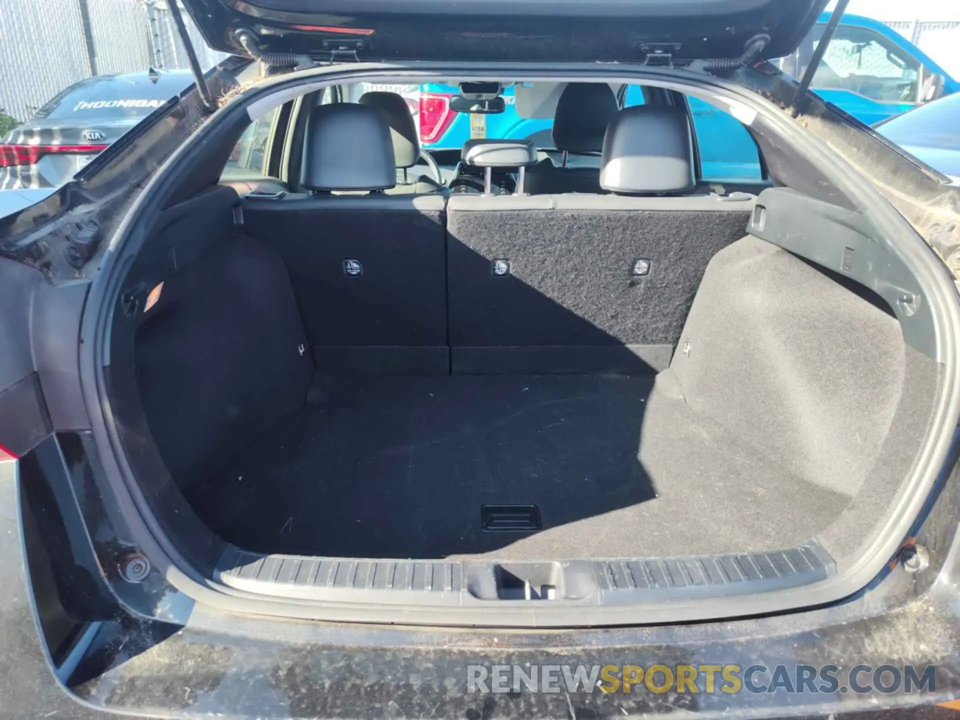 4 Фотография поврежденного автомобиля JTDKAMFU5M3136121 TOYOTA PRIUS 2021